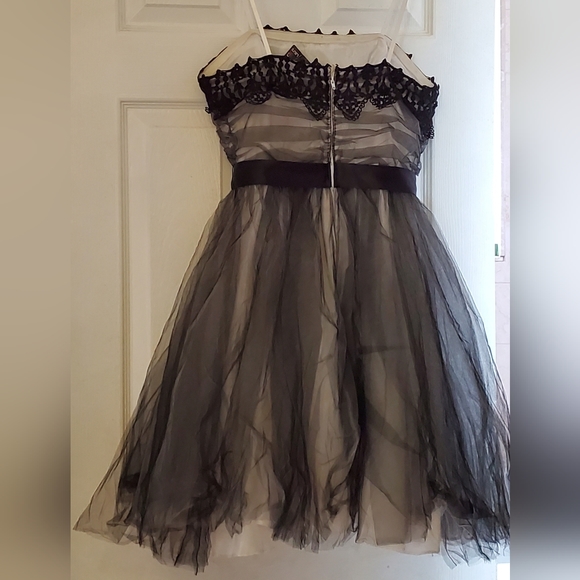 Laura Short Strap Shoulder Party Dress size 12 - Picture 7 of 9